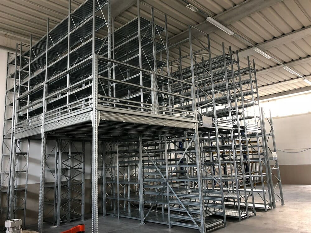 realizzazione scaffalatura con passerella e cantilever sotea sistem 2
